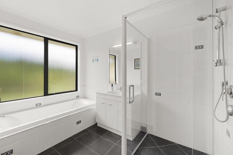 Photo of property in 71 Riddell Road, Kerikeri, 0230