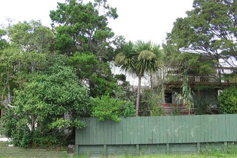 Photo of property in 100 Barrys Road, Glendene, Auckland, 0602