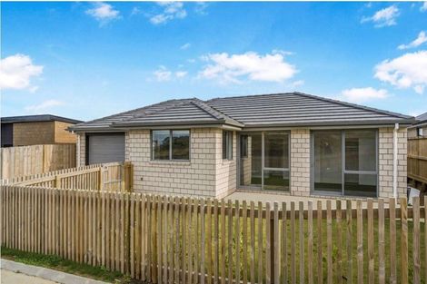 Photo of property in 75 Waruhia Crescent, Rototuna North, 3281