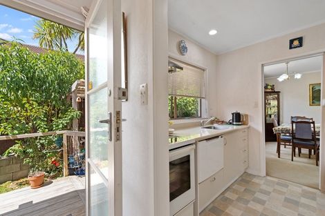 Photo of property in 2/6 Philson Terrace, Browns Bay, Auckland, 0630