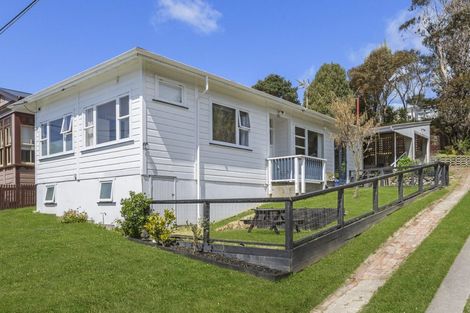 Photo of property in 15 Danube Street, Island Bay, Wellington, 6023