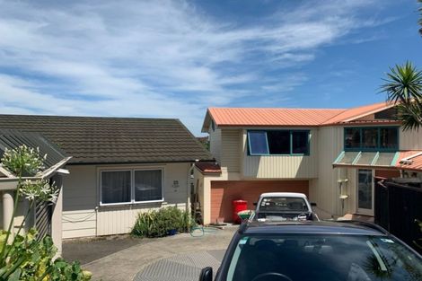 Photo of property in 2/23 Barker Rise, Northcross, Auckland, 0632