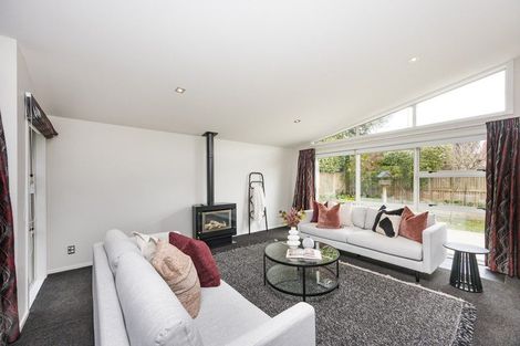 Photo of property in 16 Hardie Street, Hokowhitu, Palmerston North, 4410
