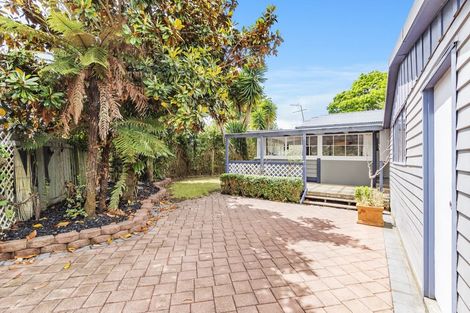 Photo of property in 18 Cosgrave Road, Papakura, 2110