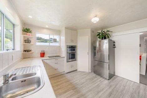 Photo of property in 3 Bowline Place, Whitby, Porirua, 5024