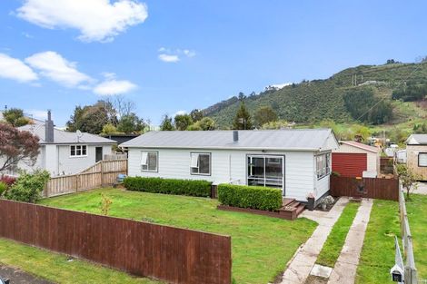 Photo of property in 10 John Road, Fairy Springs, Rotorua, 3015