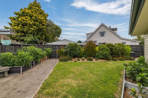 Photo of property in 10 Cowper Place, Avondale, Christchurch, 8061