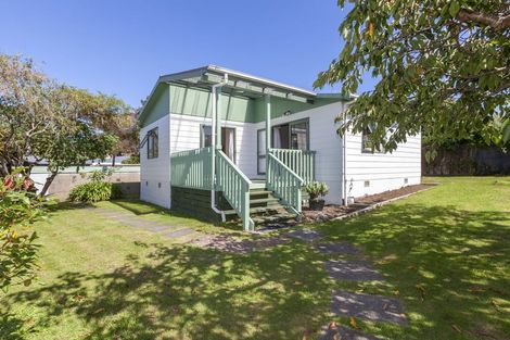 Photo of property in 4 Clarkes Crescent, Paekakariki, 5034