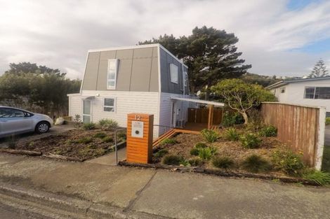 Photo of property in 12 Glen Alton Avenue, Paparangi, Wellington, 6037