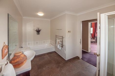 Photo of property in 6 Halewood Grove, Churton Park, Wellington, 6037