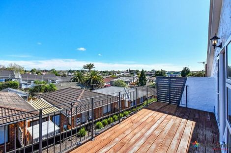 Photo of property in 2/8 Wood Street, Papakura, 2110