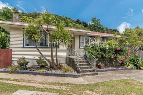 Photo of property in 12 Brazier Grove, Paraparaumu, 5032