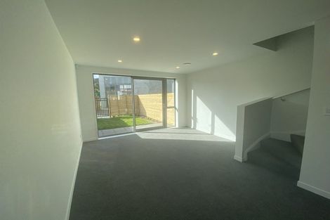 Photo of property in 1 Ara Paiwhenua, Tawa, Wellington, 5028