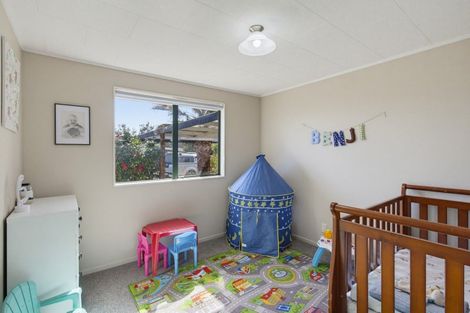 Photo of property in 16b Karaka Street, Otaki Beach, Otaki, 5512