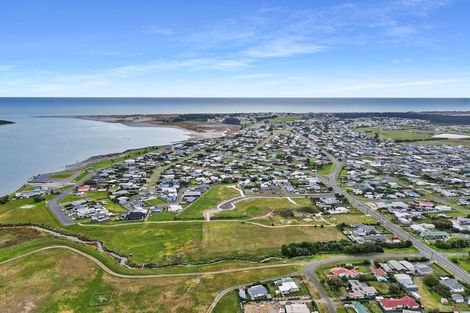 Photo of property in 1 Rangeview Rise, Foxton Beach, 4815