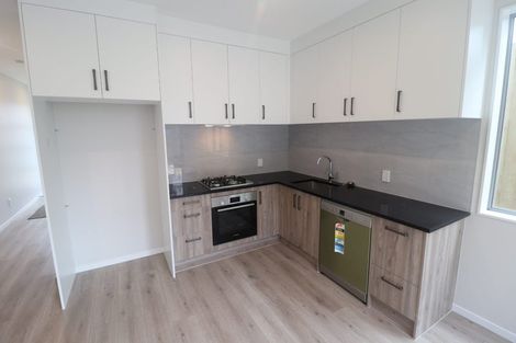 Photo of property in 2a Crystal Avenue, Te Atatu South, Auckland, 0602