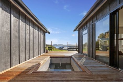 Photo of property in 42 Botanical Heights Drive, Waipahihi, Taupo, 3330