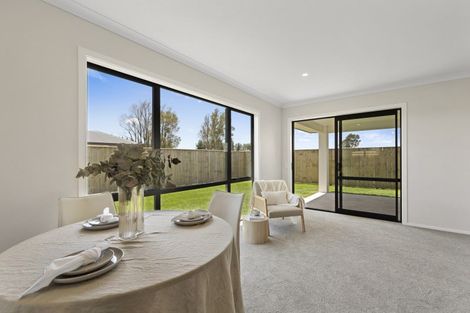 Photo of property in 10 Oak Place, Levin, 5510