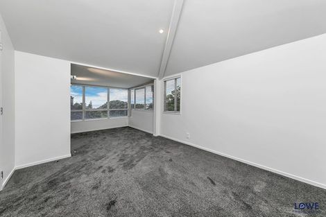 Photo of property in 1/2 Hauraki Road, Hauraki, Auckland, 0622