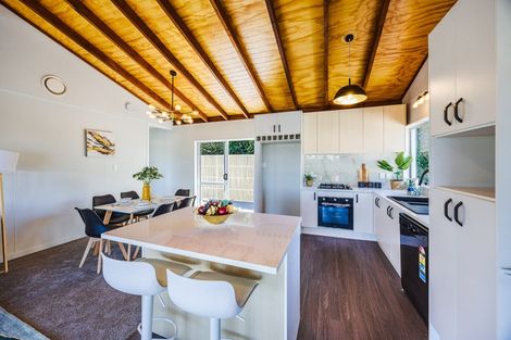 Photo of property in 4/89a Royal Road, Massey, Auckland, 0614