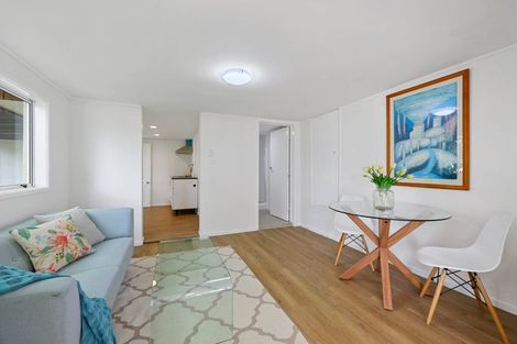 Photo of property in 13 Seymour Road, Mellons Bay, Auckland, 2014