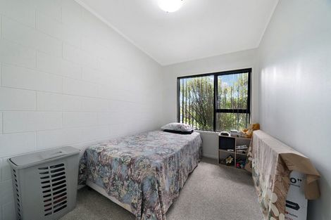 Photo of property in 2/2 Vodanovich Road, Te Atatu South, Auckland, 0610