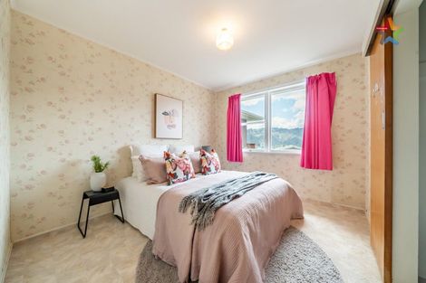 Photo of property in 75 Logie Street, Stokes Valley, Lower Hutt, 5019