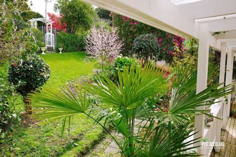 Photo of property in 26 Crystal Avenue, Glendene, Auckland, 0602