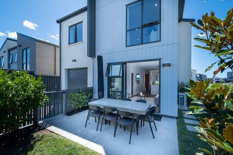 Photo of property in 17 Waenganui Road, Hobsonville, Auckland, 0616