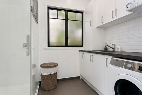 Photo of property in 18 Queen Street, Cambridge, 3434