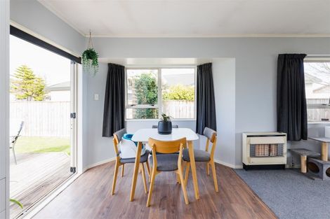 Photo of property in 43 Dalfield Place, Highbury, Palmerston North, 4412
