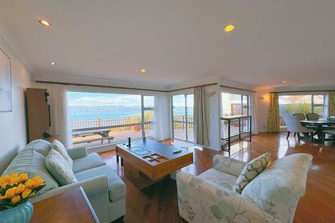 Photo of property in 40 Dress Circle, Newlands, Wellington, 6037