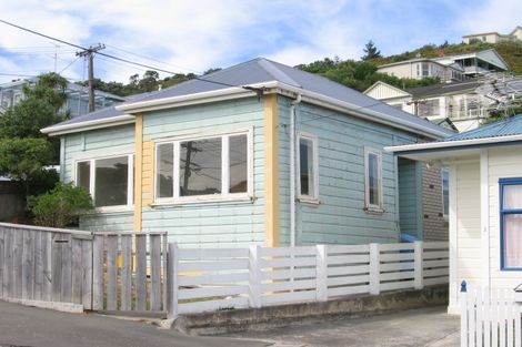 Photo of property in 1 Liffey Street, Island Bay, Wellington, 6023