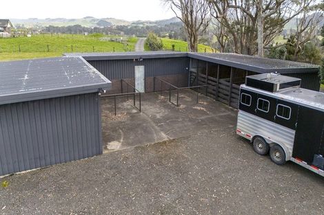 Photo of property in 143c Tuparekura Road, South Head, Helensville, 0874