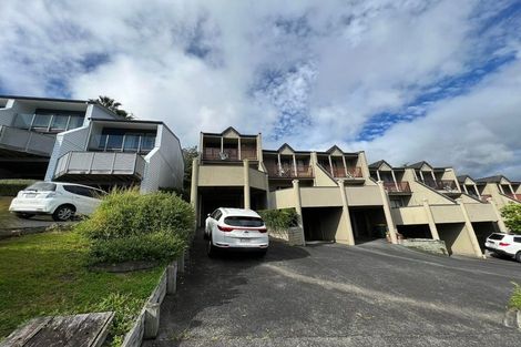 Photo of property in 4 Pannill Place, Oteha, Auckland, 0632