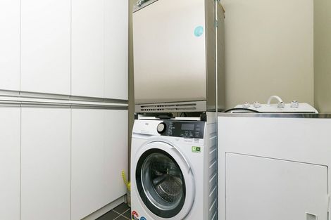 Photo of property in Montreaux Apartments, 10e/164 The Terrace, Wellington Central, Wellington, 6011