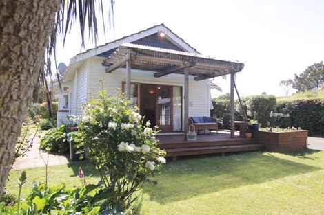 Photo of property in 82 Avonhead Road, Avonhead, Christchurch, 8042