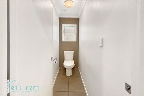 Photo of property in 8 Coulthard Terrace, Opaheke, Papakura, 2113