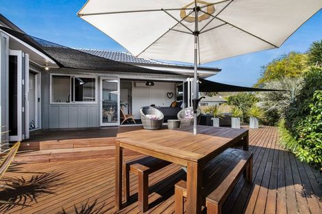 Photo of property in 14 Pinehurst Place, Wattle Downs, Auckland, 2103