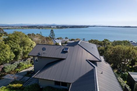 Photo of property in 18 Seamount Terrace, Mount Pleasant, Christchurch, 8081