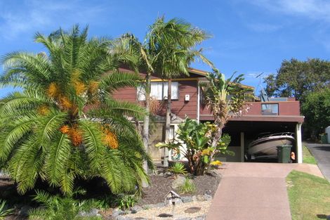 Photo of property in 17 Miraka Place, Birkenhead, Auckland, 0626