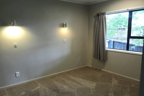 Photo of property in 2/4 Penning Road, Castor Bay, Auckland, 0620