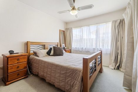 Photo of property in 2/19 South Street, Papakura, 2110