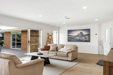 Photo of property in 6 Madeira Close, Papamoa Beach, Papamoa, 3118