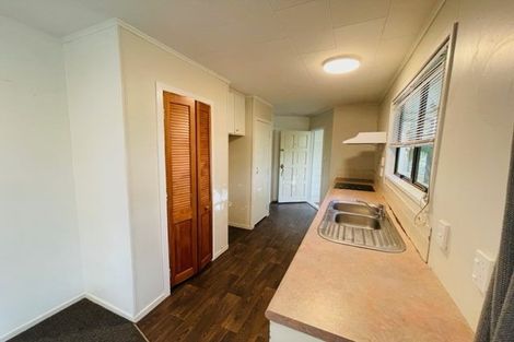 Photo of property in 96 Kayes Road, Pukekohe, 2120