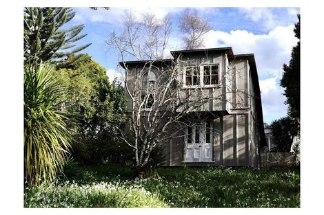 Photo of property in 12 Parrs Cross Road, Henderson, Auckland, 0612