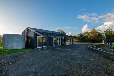 Photo of property in 1343 Kahikatea Flat Road, Kaukapakapa, 0871