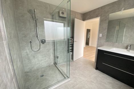 Photo of property in 22 Lorikeet Place, Unsworth Heights, Auckland, 0632