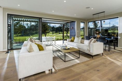 Photo of property in 18 Lucas Creek Way, Albany, Auckland, 0632