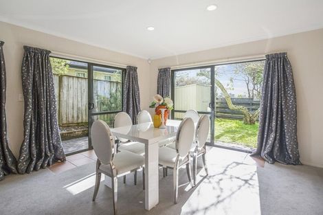 Photo of property in 36a Greenhill Crescent, Pakuranga, Auckland, 2010